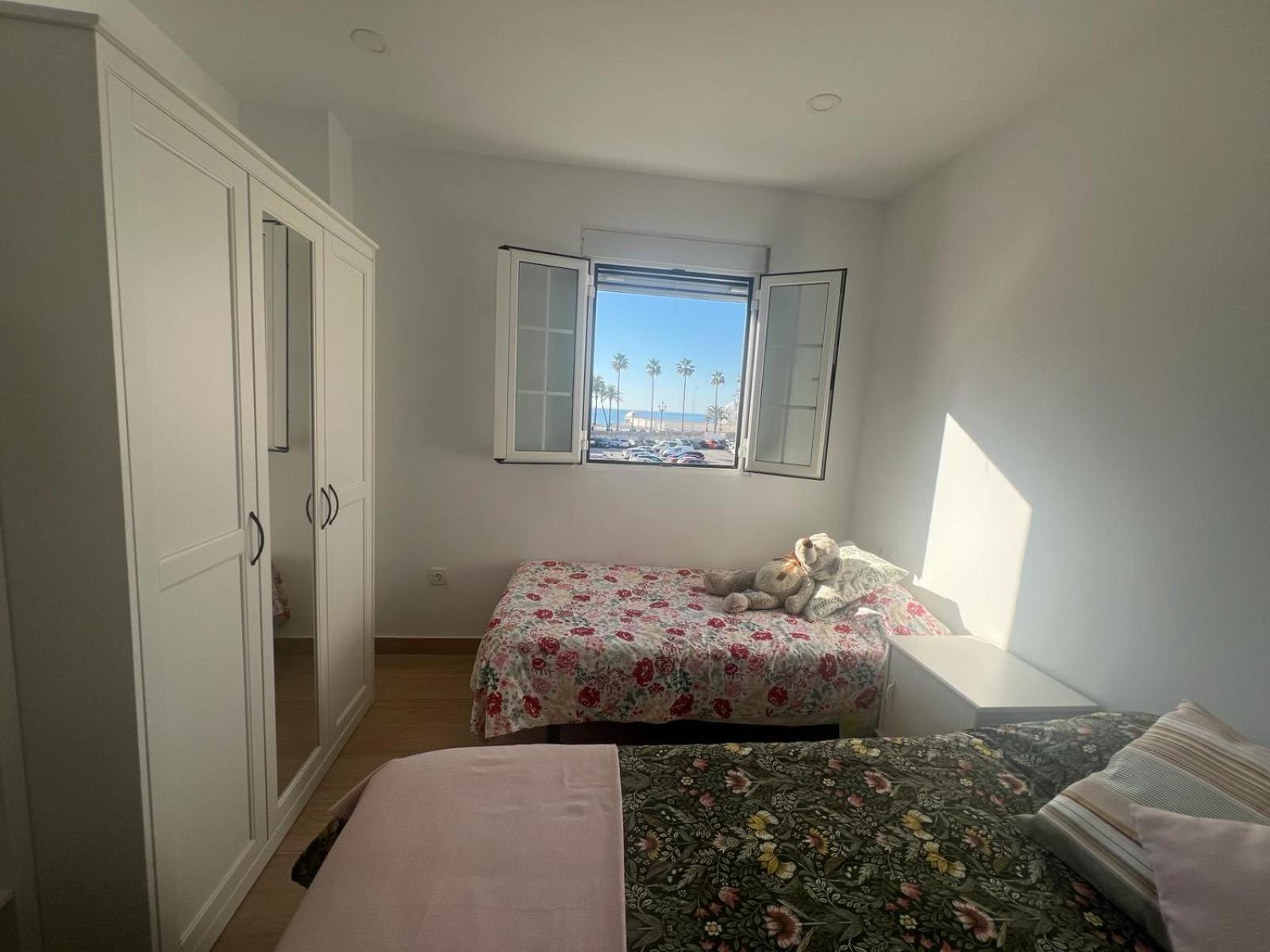 Appartamento The Traveller'S House Con Vistas A Playa La Caleta Cadice Esterno foto