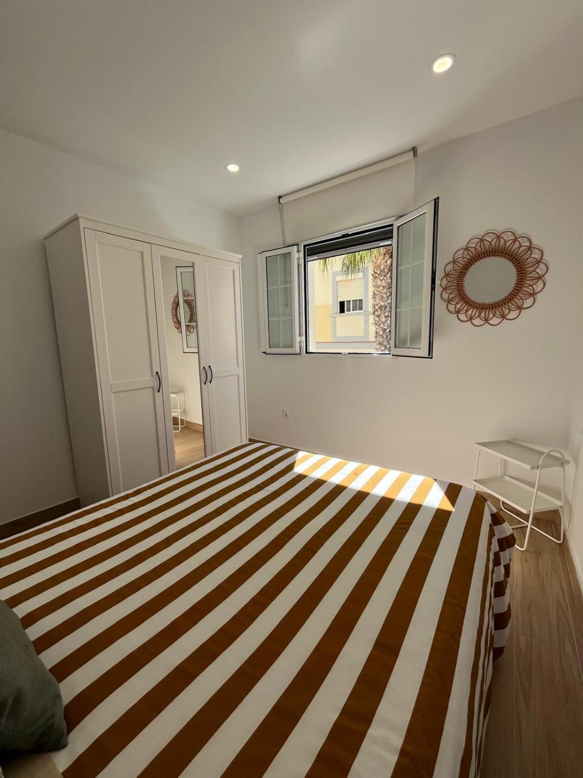 Appartamento The Traveller'S House Con Vistas A Playa La Caleta Cadice Esterno foto